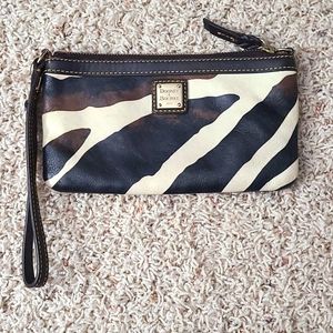 Dooney & Bourke wristlet